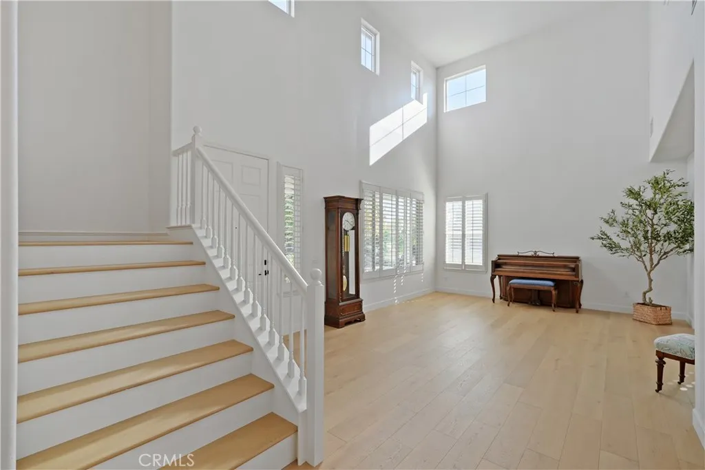 35987 Corte Renata, Murrieta, California 92562 home-pic-17